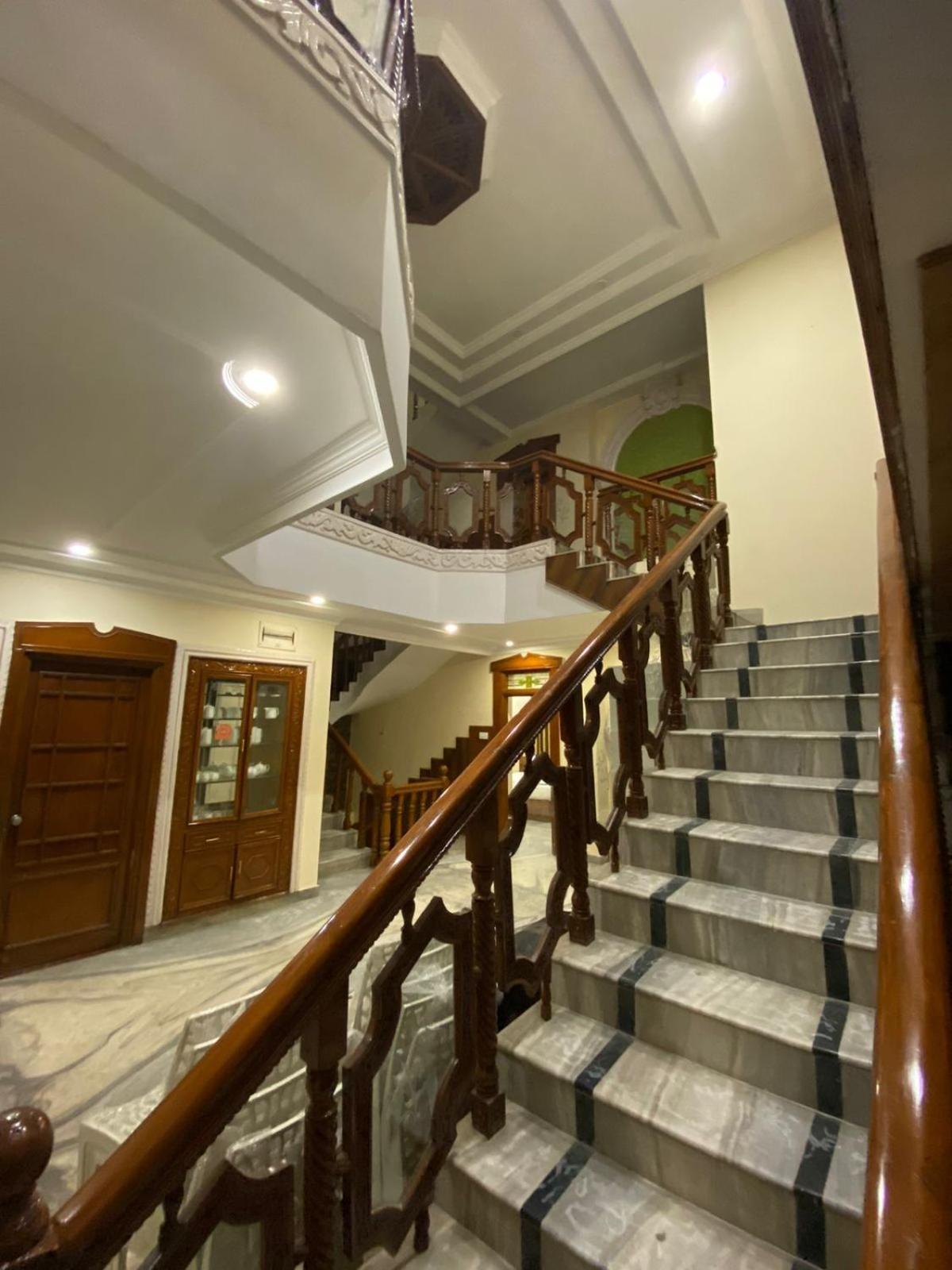 Hotel Kp Suites Metro Hyderabad Esterno foto