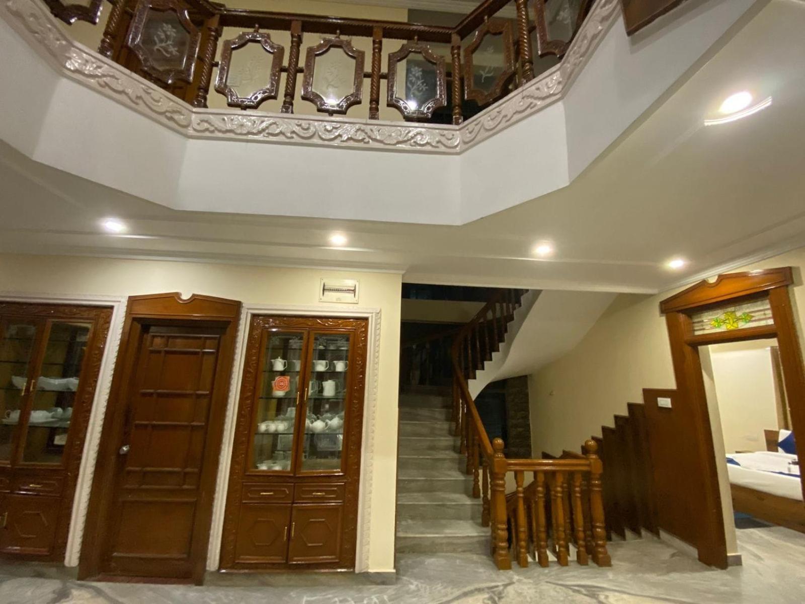 Hotel Kp Suites Metro Hyderabad Esterno foto
