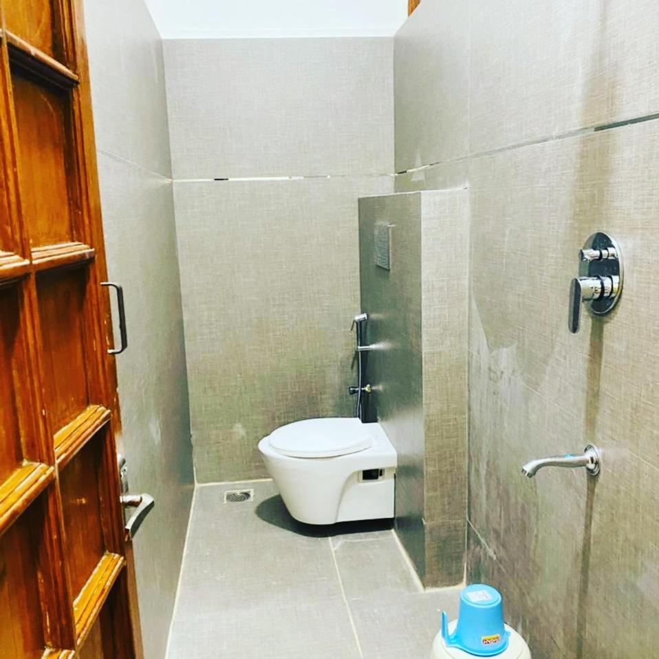 Hotel Kp Suites Metro Hyderabad Esterno foto