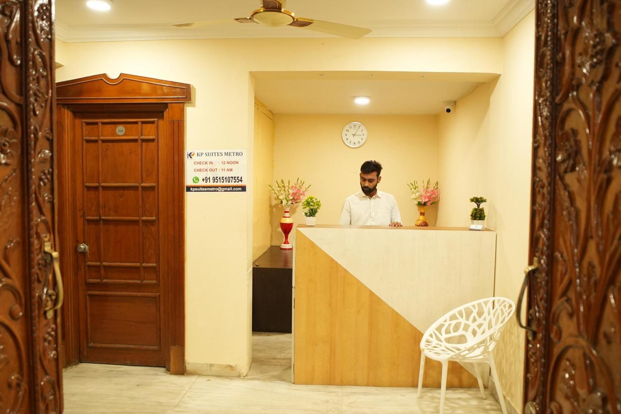Hotel Kp Suites Metro Hyderabad Esterno foto